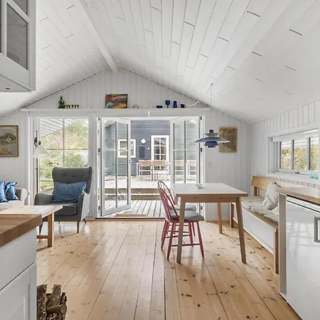 Feriehus Amazing In With Wifi Hornbæk